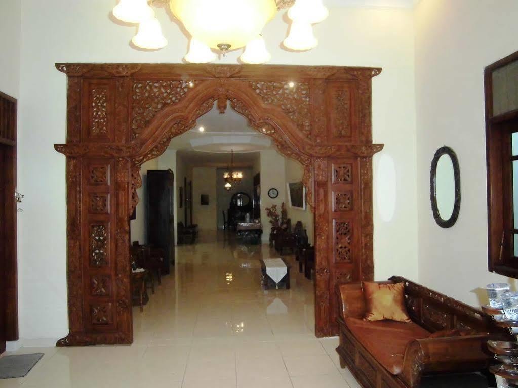 Griya Putri Dewi Guesthouse Yogyakarta Exteriér fotografie